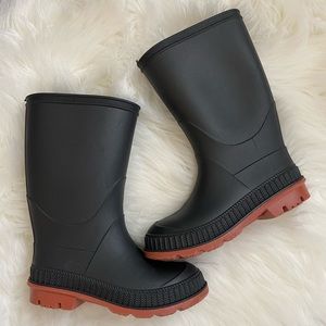 Toddler rain boots. Size 9-10